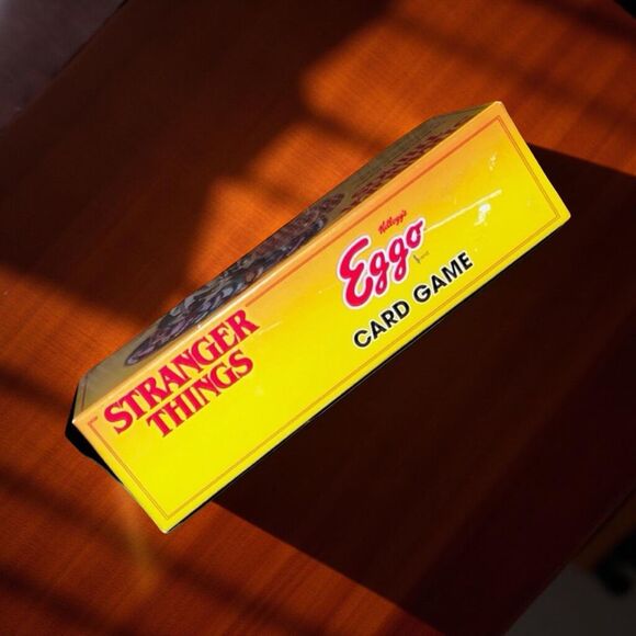 Hasbro Netflix Stranger Things Eggo Card Game Complete - Picture 6 of 7